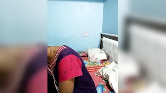 Indian Aunty Undressing Publicly Streaming Her Body Live