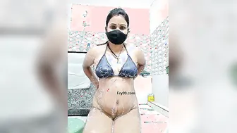 Hot Aunty Getting Naked Online For Viewers Stroking Hard