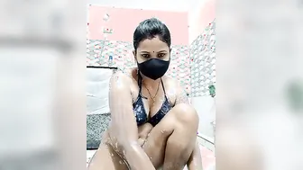 Hot Aunty Getting Naked Online For Viewers Stroking Hard