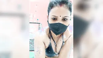 Hot Aunty Getting Naked Online For Viewers Stroking Hard