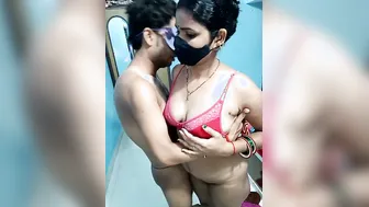 Curvy Aunty Undressing Live Showing Off To Watchers Online