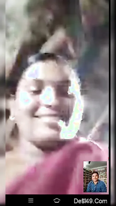Tamil Babe Stripping And Showing Her Tits On Late Night Video Call