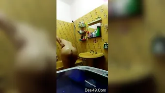 Married Bhabhi Filming Herself Bathing Sending It To Her Hubby