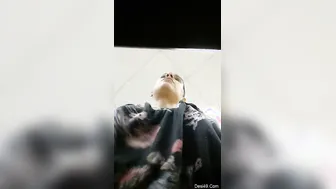 Nri Slut Exposing Her Body Wanting Attention From Back Home Guys