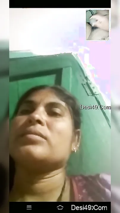 Bhabhi Teasing During Video Call Flashing Her Big Tits Again
