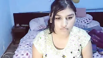 Horny Desi GF Fingering Herself Live On Cam For Viewers