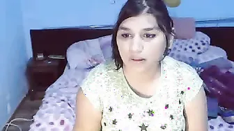 Horny Desi GF Fingering Herself Live On Cam For Viewers