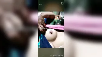 Married Bhabhi Getting Bold Flashing Her Boobs And Pussy Now
