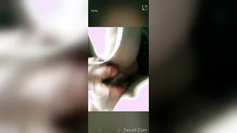 Married Bhabhi Getting Bold Flashing Her Boobs And Pussy Now