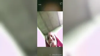 Married Bhabhi Getting Bold Flashing Her Boobs And Pussy Now