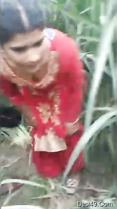 Desi Bhabhi Opening Her Legs Revealing Her Juicy Wet Pussy