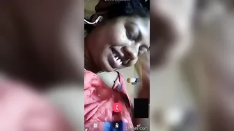 Bhabhi Getting Naughty Showing Off Her Body During Video Call