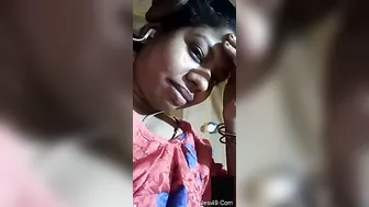 Bhabhi Getting Naughty Showing Off Her Body During Video Call