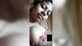 Bhabhi Getting Naughty Showing Off Her Body During Video Call