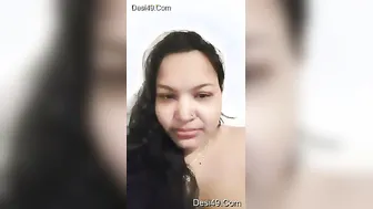 Boudi Next Door Flashing Big Boobs And Wet Pussy On Camera