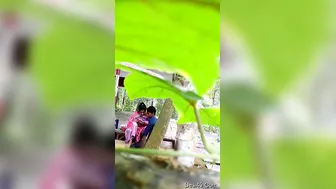 Desi Lovers Getting Wild In The Park Hiding From Everyone Nearby