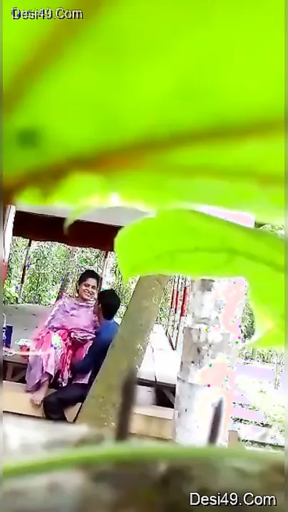 Desi Lovers Getting Wild In The Park Hiding From Everyone Nearby