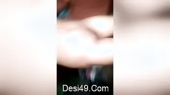 Desi GF Showing Her Tits And Pussy In Private Video