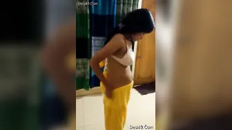 Desi Maid Getting Naked For Her Boss Showing Him Everything