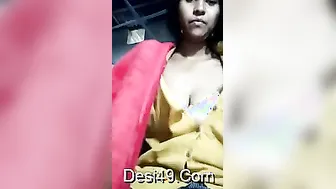 Cute GF Sending Me A Video Showing Off Her Big Natural Boobs