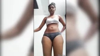 Cute Tamil Babe Exposing Her Perky Boobs And Shaved Pussy For Bf