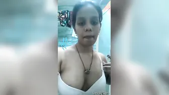 Indian Gf Spreading Her Legs And Showing Everything To Boyfriend