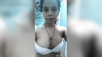 Indian Gf Spreading Her Legs And Showing Everything To Boyfriend