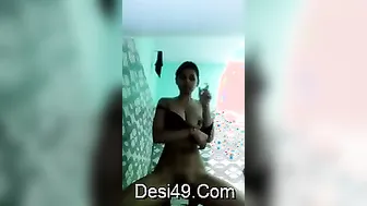 Indian GF Masturbating And Showing Her Dripping Wet Hole