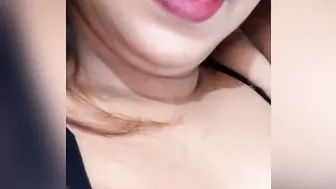 Big Titted Indian GF Flashing Massive Boobs On Camera