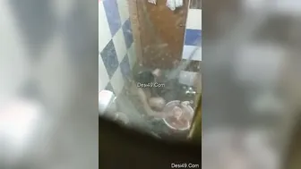 Married Bhabhi Bathing Caught On Hidden Camera Without Knowing