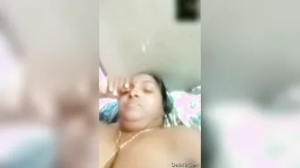 Married Bhabhi Proudly Displaying Her Massive Natural Boobs