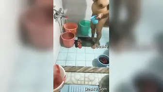 Busty Married Bhabhi Bathing Secretly Filmed By Hidden Camera Now