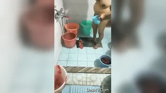 Busty Married Bhabhi Bathing Secretly Filmed By Hidden Camera Now