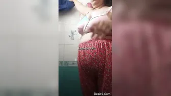 Mature Bhabhi Stripping Completely Exposing Her Big Tits Wet Pussy