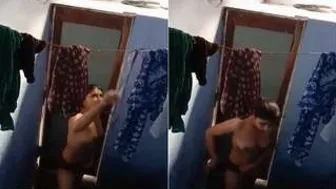 Secretly Filming My Desi GF Bathing In Bathroom Hidden Cam