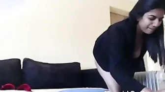 Horny Bhabhi Performing Nude On Webcam Showing Everything Off