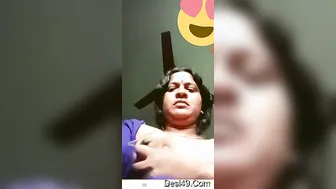 Married Bhabhi Stripping Naked On Video Call Showing Everything