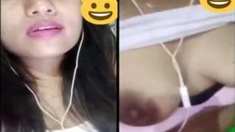 Sexy GF Stripping Naked And Playing On Video Call Show