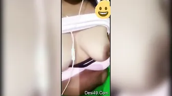 Sexy GF Stripping Naked And Playing On Video Call Show