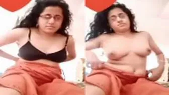 Mallu Bhabhi Spreading Legs Showing Pussy And Boobs For Me