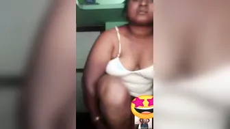 Horny Bhabhi Getting Naked On Video Call Showing Everything