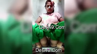Bhabhi Recording Herself Naked Touching Her Body And Pussy