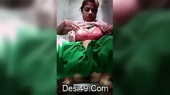 Bhabhi Recording Herself Naked Touching Her Body And Pussy
