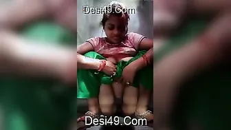 Bhabhi Recording Herself Naked Touching Her Body And Pussy