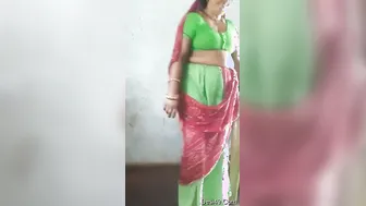 Village Bhabhi Spreading Pussy Lips For Secret Lover On Phone