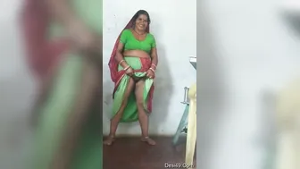 Village Bhabhi Spreading Pussy Lips For Secret Lover On Phone