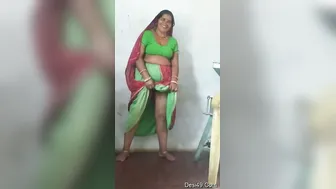 Village Bhabhi Spreading Pussy Lips For Secret Lover On Phone