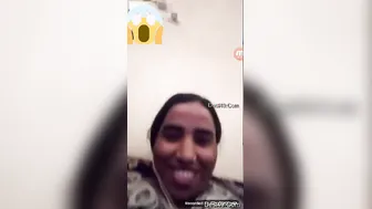 Horny Married Bhabhi Spreading Legs Showing Pussy For Me Today
