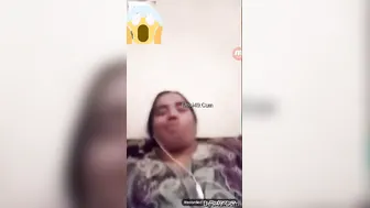 Horny Married Bhabhi Spreading Legs Showing Pussy For Me Today