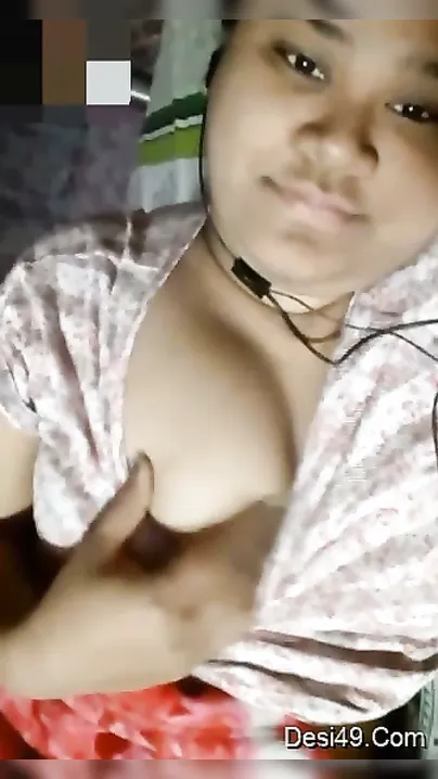 Nepali GF Exposing Her Pussy And Tits On Video Call